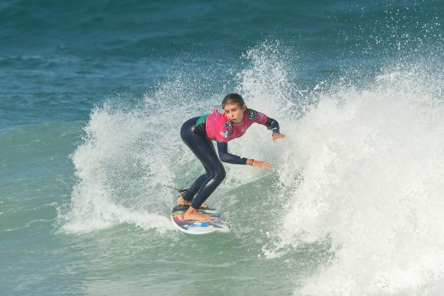Luiza Rosa Teixeira, campeã Sub 14, Circuito Surf Talentos Oceano, Praia do Silveira, Garopaba (SC). Foto: Marcio David.