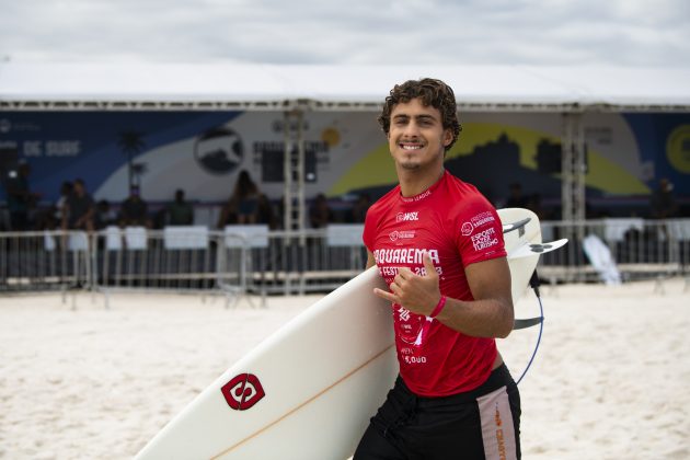 Pedro Amorim, Saquarema Surf Festival, praia de Itaúna (RJ). Foto: Daniel Smorigo.