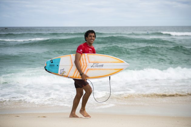 Renan Peres, Saquarema Surf Festival, praia de Itaúna (RJ). Foto: Daniel Smorigo.