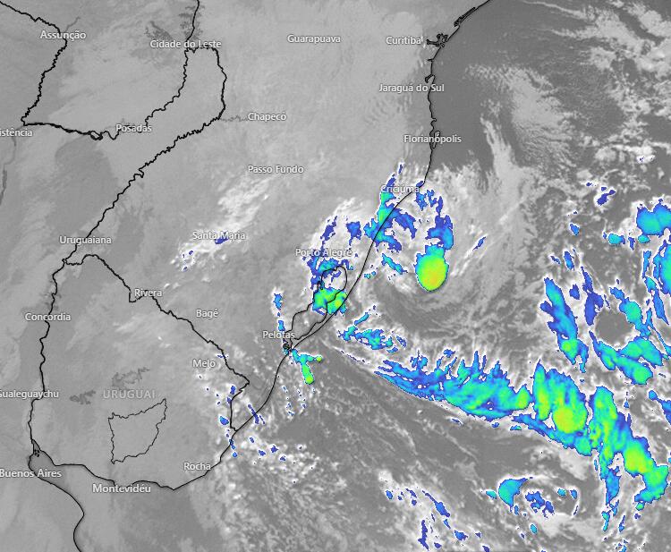 Tempestade subtropical Yakekan se organizou na costa da Região Sul entre 17 e 20 de maio de 2022.