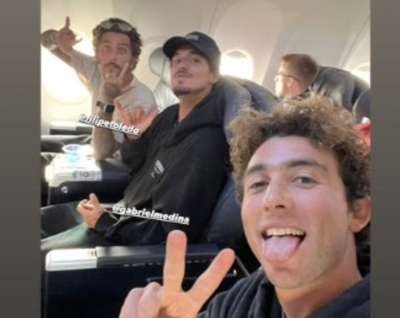 Filipe Toledo, Gabriel Medina e Griffin Colapinto viajam juntos para El Salvador.