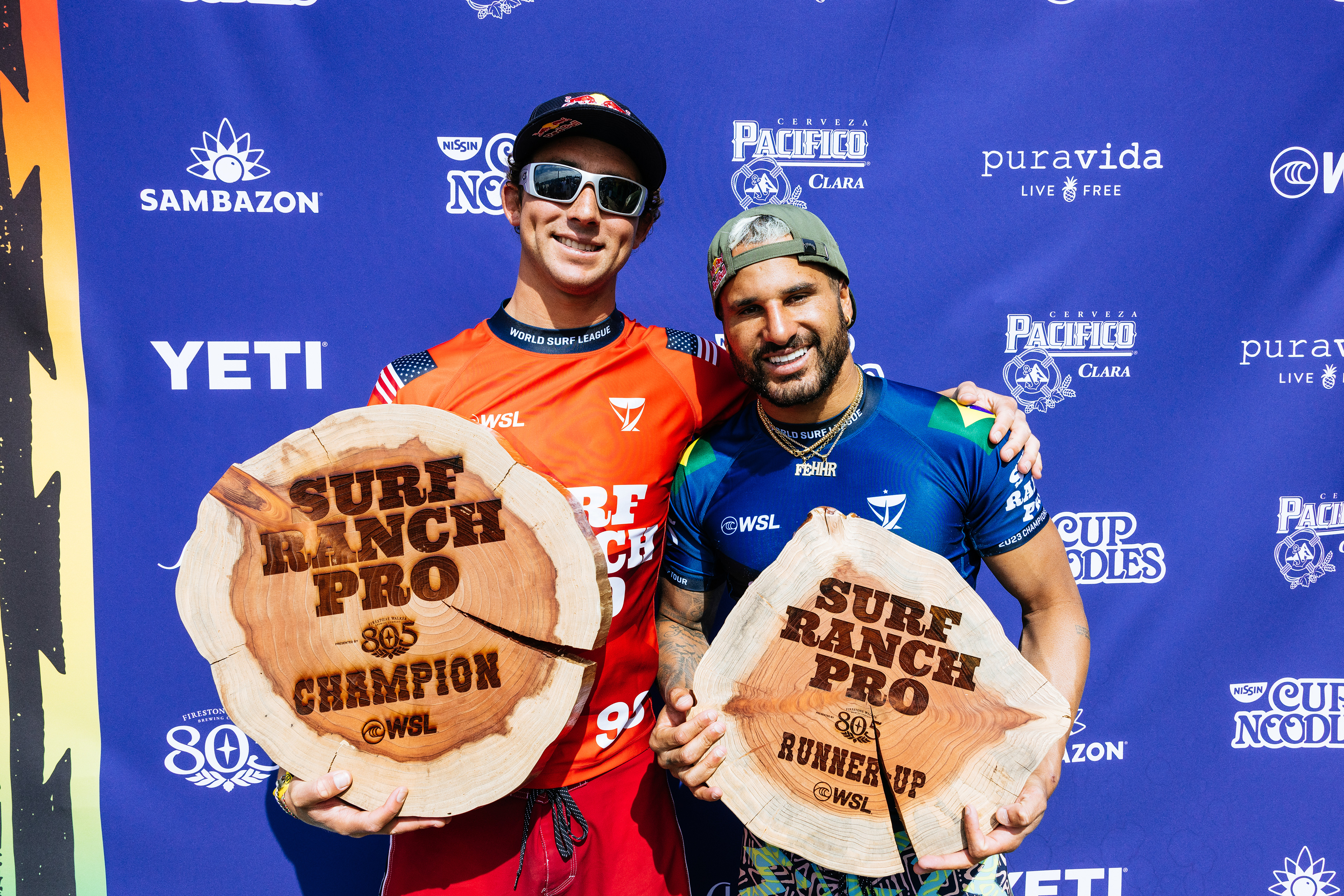 O campeão e o vice do Surf Ranch Pro, Griffin Colapinto e Italo Ferreira.