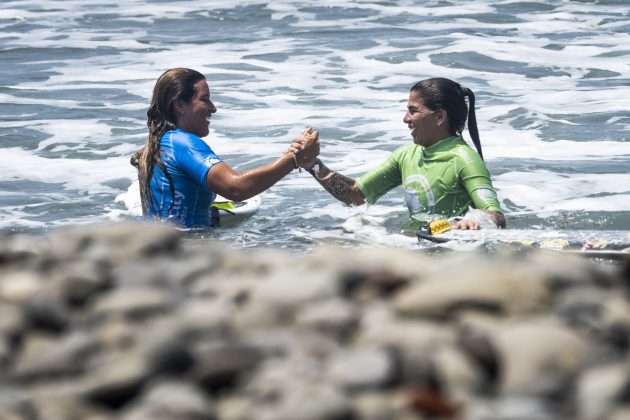 Dominic Barona e Silvana Lima, Dia 3, Surf City El Salvador ISA World Surfing Games 2023, La Bocana, El Salvador. Foto: ISA / Sean Evans.