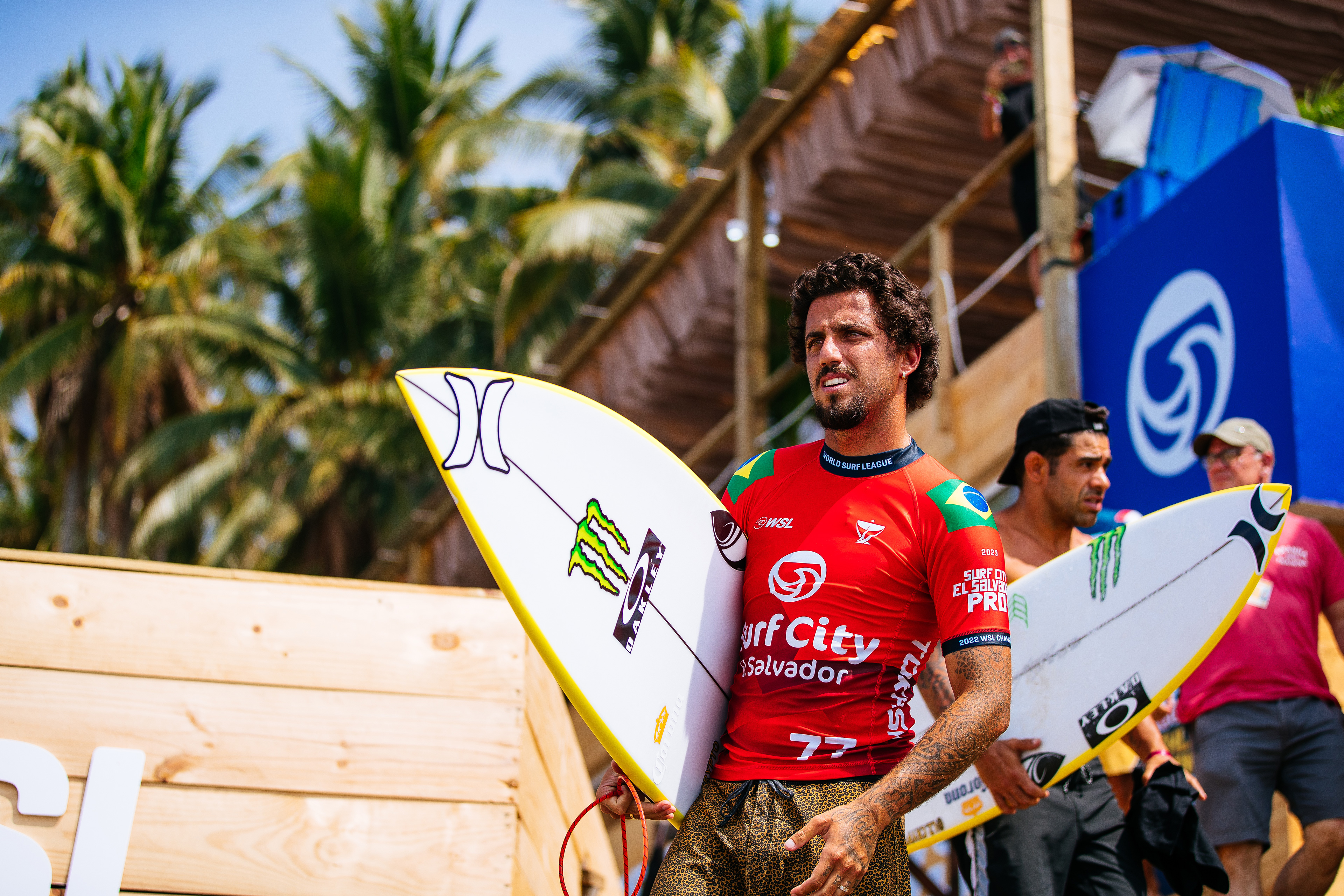 Filipe Toledo é o único brasileiro vivo no Surf City El Salvador Pro 2023.
