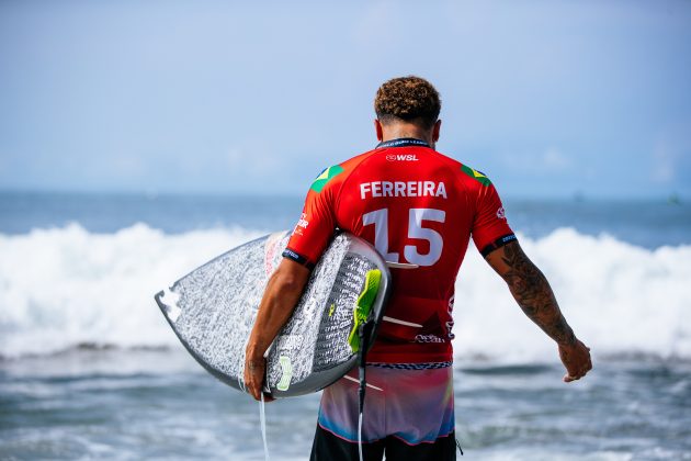 Italo Ferreira, Surf City El Salvador Pro 2023, Punta Roca, La Libertad. Foto: WSL / Aaron Hughes.