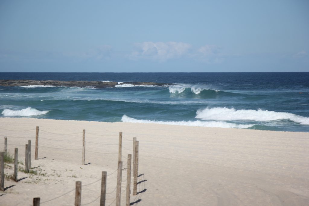 Itaúna tem uma das melhores ondas do Brasil.