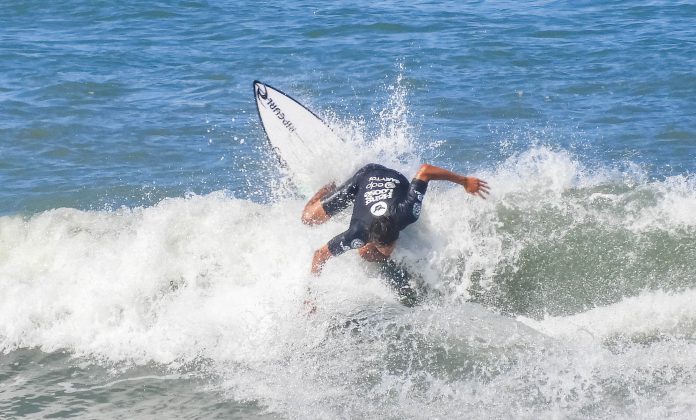Matias Canhoto, Hang Loose Surf Attack 2023, Camburi, São Sebastião (SP). Foto: Erik Medalha.