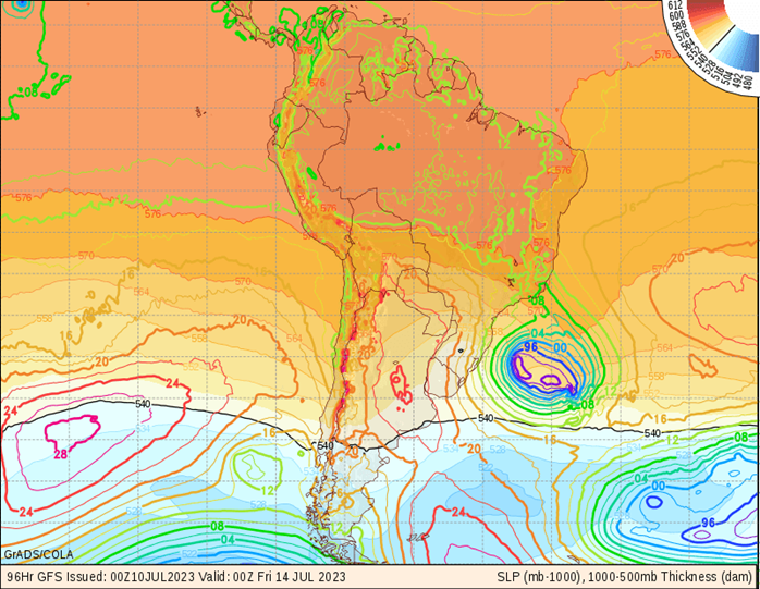 Mapa de pressão atmosférica ao nível do mar gerada pelo modelo GFS para sexta-feira 14/07/2023. A tempestade se forma na quinta e sexta teremos um ciclone na frente do Rio grande do Sul (www.wxmaps.org).