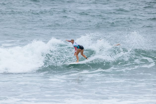 Kirra Pinkerton, US Open of Surfing 2023, Huntington Beach, Califórnia (EUA). Foto: WSL / Pat Nolan.