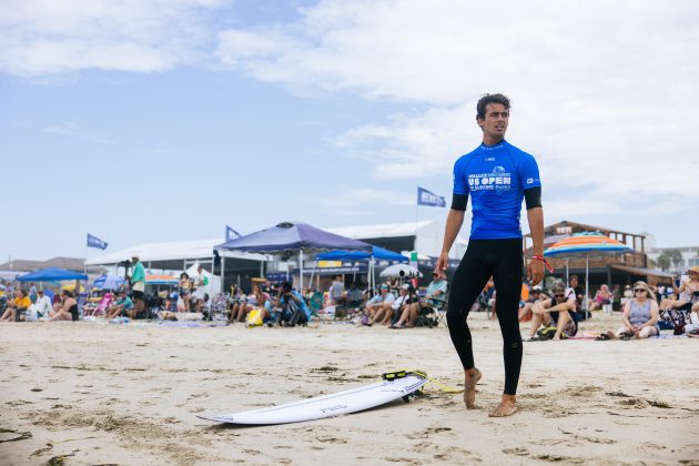 Tiago Carrique, US Open of Surfing 2023, Huntington Beach, Califórnia (EUA). Foto: WSL / Pat Nolan.
