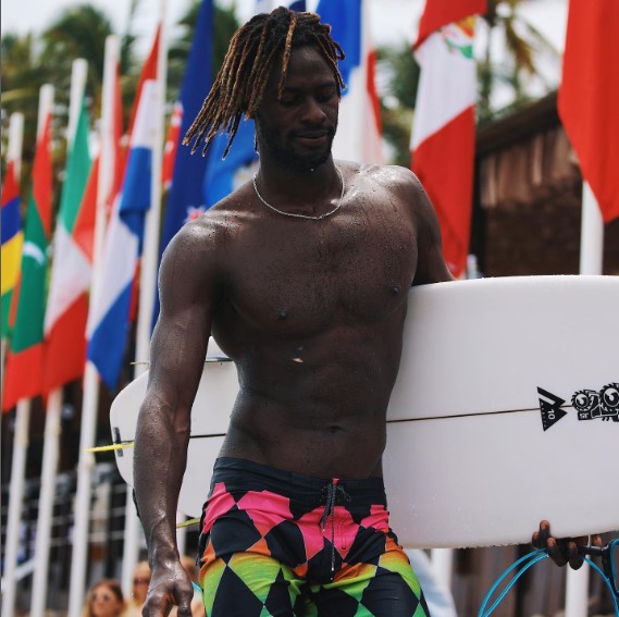 Cheriff Fall é um dos expoentes do surfe africano.