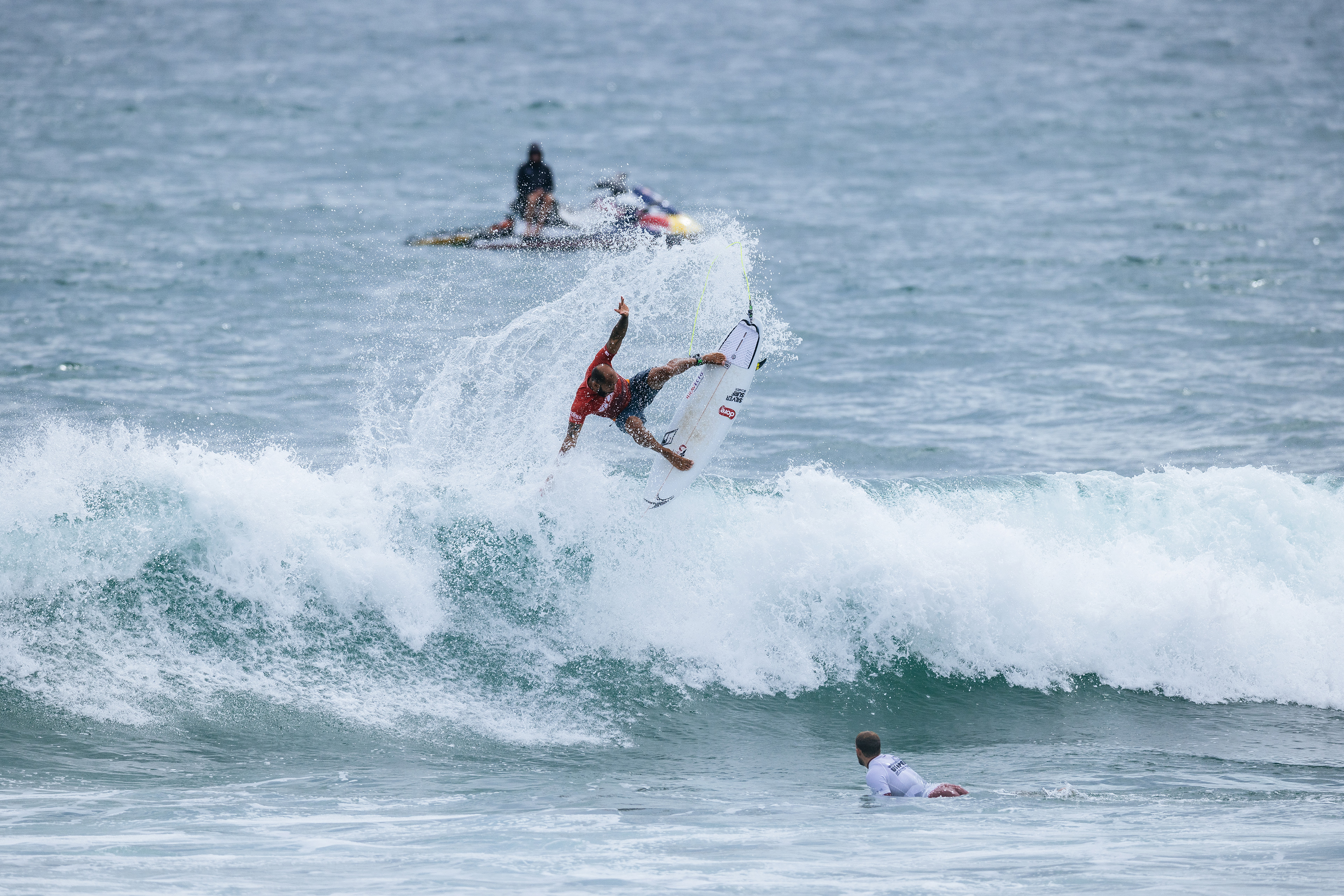 Jadson André é o melhor brasileiro no terceiro dia do US Open of Surfing 2023.