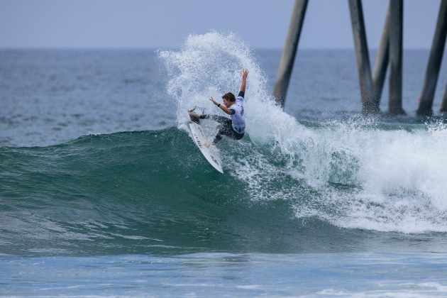 Luke Thompson, US Open of Surfing 2023, Huntington Beach, Califórnia (EUA). Foto: WSL / Pat Nolan.