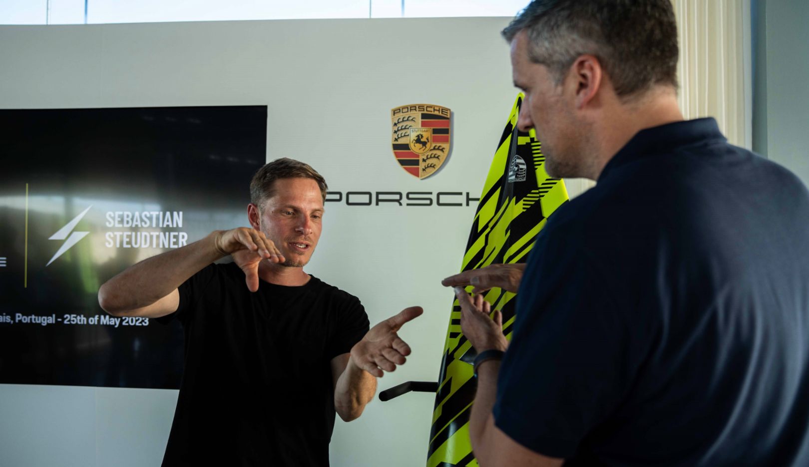 Sebastian Steudtner e Markus Schmelz, Engenheiro da Porsche.