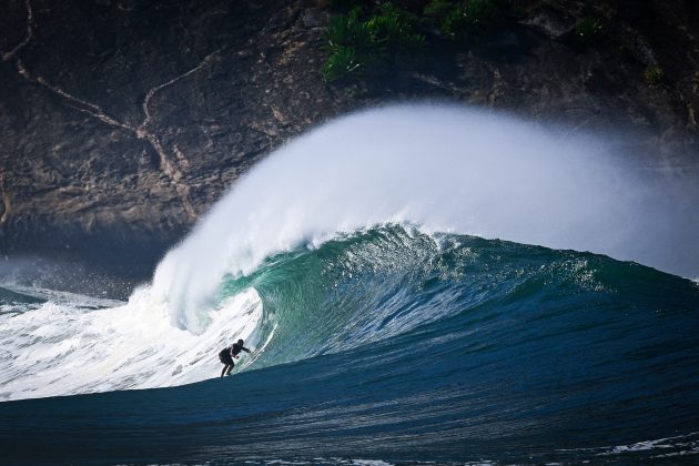 Rodrigo Koxa, Itacoatiara Big Wave 2023, Niterói (RJ). Foto: Tony D'Andrea.