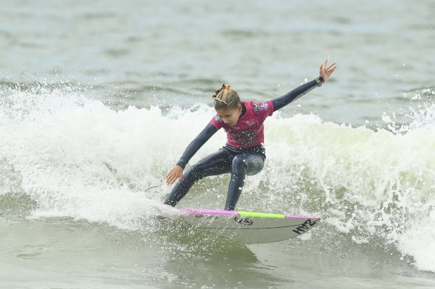 Valentina Zanoni, Circuito Surf Talentos Oceano 2023, Praia Central de Balneário Camboriú (SC). Foto: Marcio David.