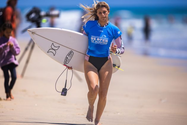 Zoe Benedetto, US Open of Surfing 2023, Huntington Beach, Califórnia (EUA). Foto: WSL / Kenny Morris.