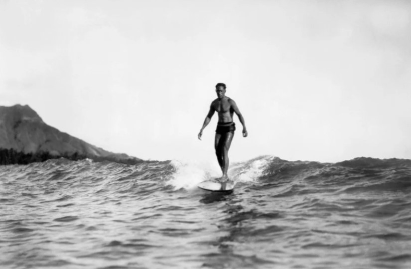 Duke Kahanamoku, um herói havaiano.