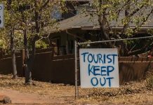 Locais denunciam turistas