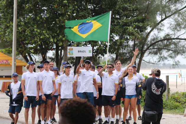 Time brasileiro, ISA World Junior Championship 2023, Praia da Macumba, Rio de Janeiro (RJ). Foto: Pablo Jacinto.