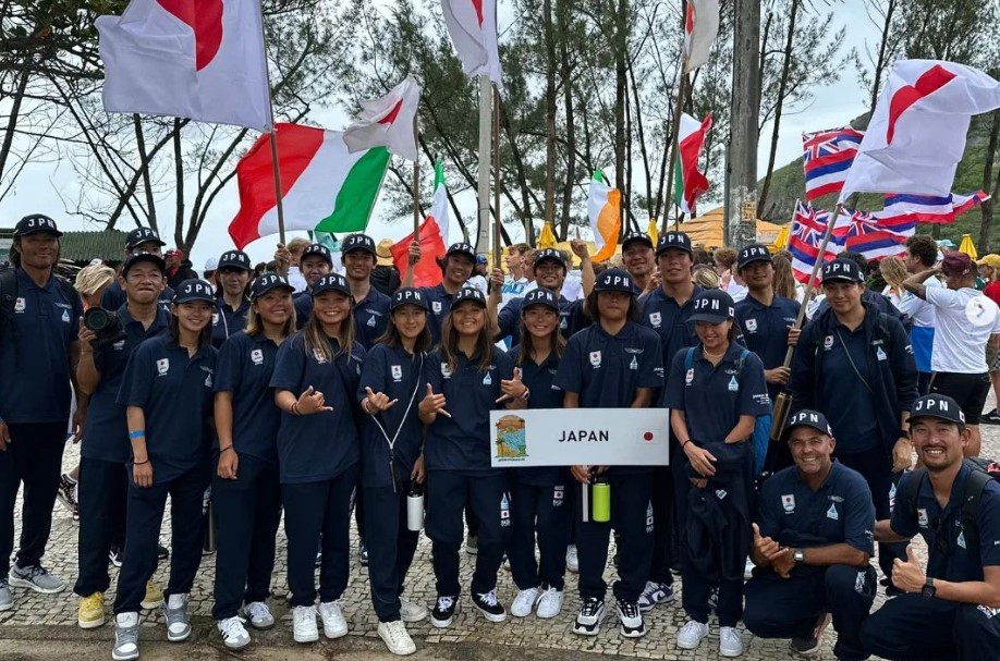 Equipe japonesa no ISA Games 2023 – Vitinho segundo da direita para esquerda ajoelhado.