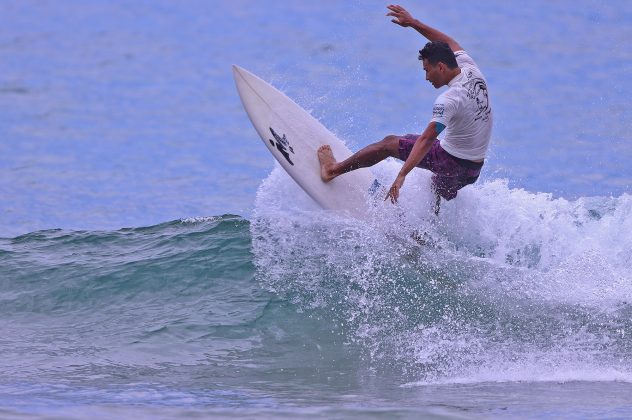 Carlinhos Bastos, Campeonato de Surf Comunidades Tradicionais, Praia do Bonete, Ilhabela (SP). Foto: Munir El Hage.