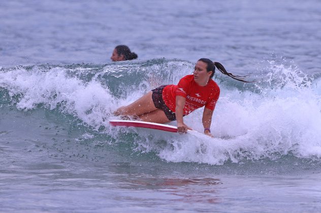Claudineia Souza, Campeonato de Surf Comunidades Tradicionais, Praia do Bonete, Ilhabela (SP). Foto: Munir El Hage.