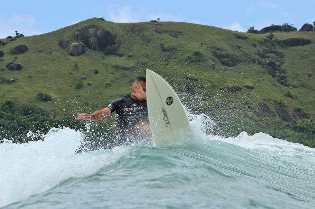 Fernando, Campeonato de Surf Comunidades Tradicionais, Praia do Bonete, Ilhabela (SP). Foto: Munir El Hage.