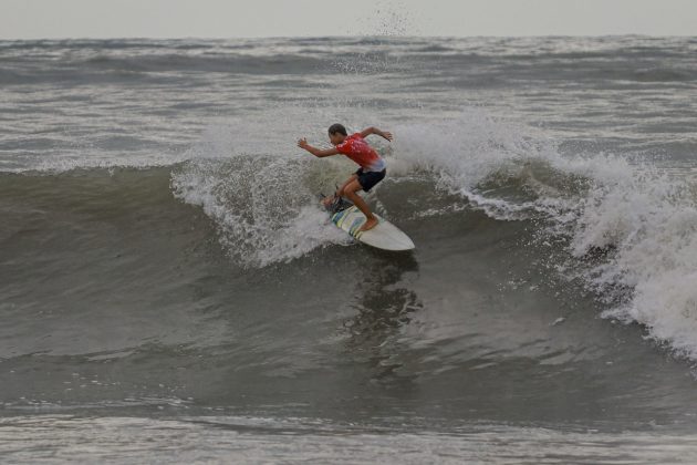 Daniel Fachini, Festival Caraguatatubense de Surf 2023, Praia do Sapê, Ubatuba (SP). Foto: Rafael Roveran.