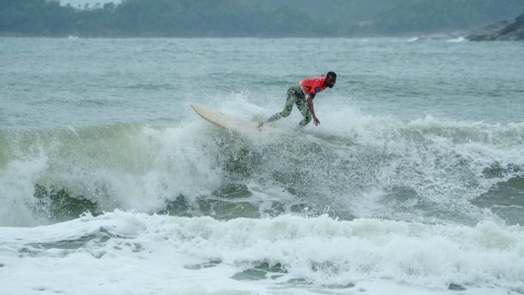 Ewerton Santos, Festival Caraguatatubense de Surf 2023, Praia do Sapê, Ubatuba (SP). Foto: Rafael Roveran.