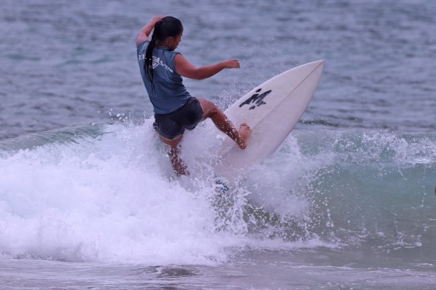 Isabela Goes, Campeonato de Surf Comunidades Tradicionais, Praia do Bonete, Ilhabela (SP). Foto: Munir El Hage.