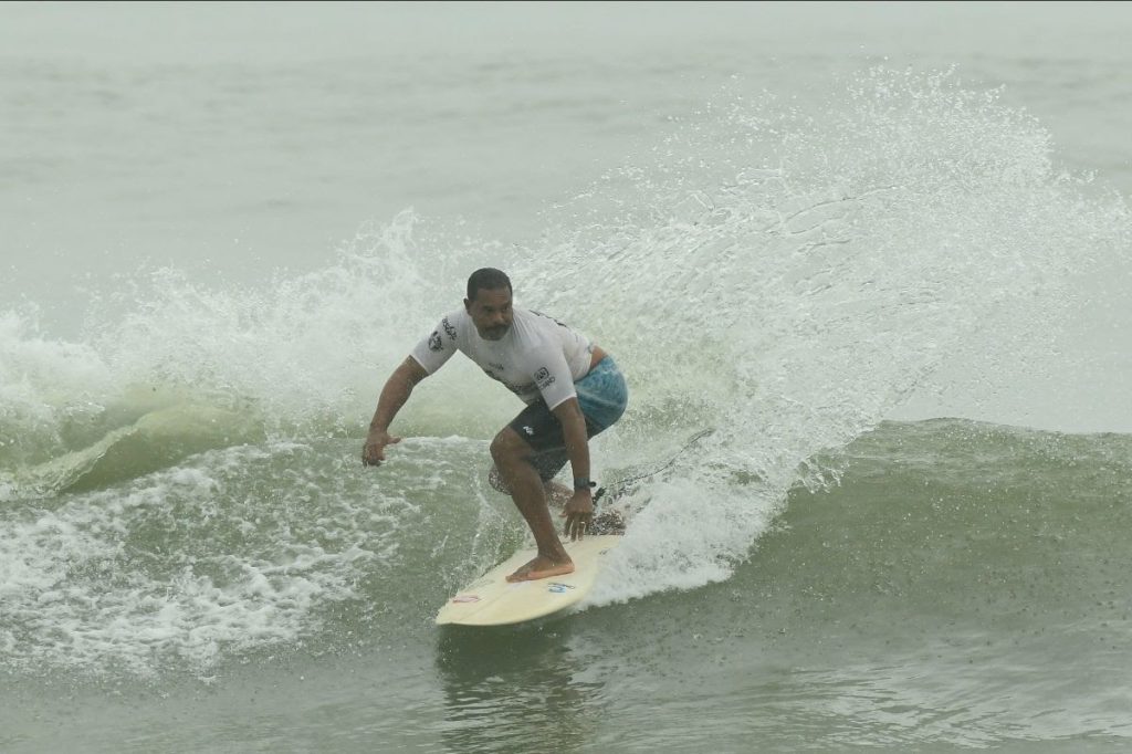 Jojó de Olivença sagra-se campeão Legends do BC Surf Festival, Praia Central, Balneário Camboriú (SC).