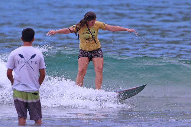 Manuela Souza, Campeonato de Surf Comunidades Tradicionais, Praia do Bonete, Ilhabela (SP). Foto: Munir El Hage.