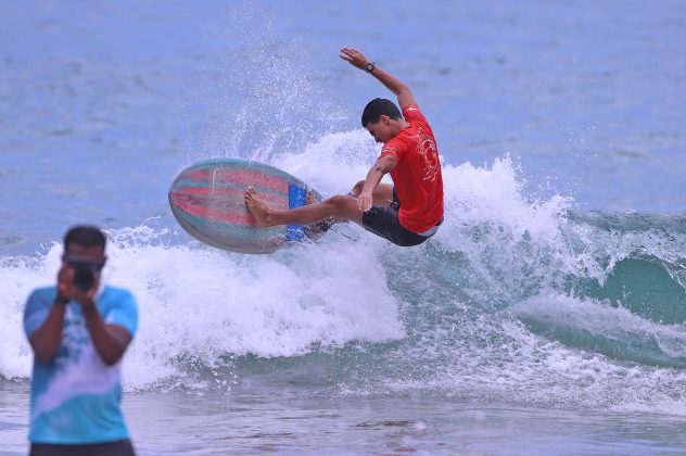 Miguel de Jesus, Campeonato de Surf Comunidades Tradicionais, Praia do Bonete, Ilhabela (SP). Foto: Munir El Hage.