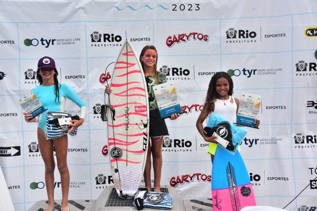Pódio da categoria Sub-12 Feminina, Rio Cidade do Surf, etapa da Prainha, Rio de Janeiro. Foto: Nelson Veiga.