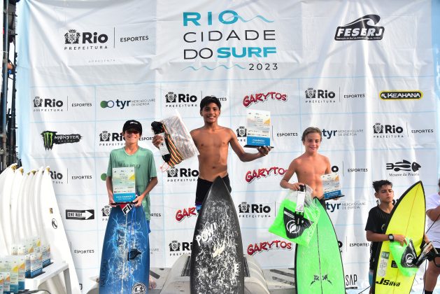 Pódio da categoria Sub-12 Masculina, Rio Cidade do Surf, etapa da Prainha, Rio de Janeiro. Foto: Nelson Veiga.