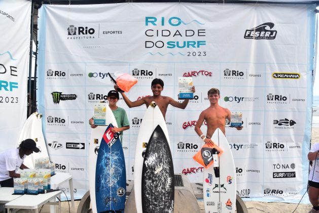 Pódio da categoria Sub-14 Masculina, Rio Cidade do Surf, etapa da Prainha, Rio de Janeiro. Foto: Nelson Veiga.