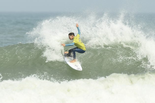 Rian Prieto, Circuito Surf Talentos 2023, Praia da Joaquina, Florianópolis (SC). Foto: Márcio David.
