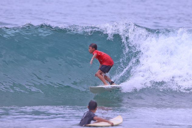 Theo Manoel, Campeonato de Surf Comunidades Tradicionais, Praia do Bonete, Ilhabela (SP). Foto: Munir El Hage.