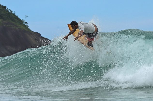 Tonico, Campeonato de Surf Comunidades Tradicionais, Praia do Bonete, Ilhabela (SP). Foto: Munir El Hage.