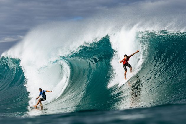 Gabriel Medina e Callum Robson, Pipe Pro 2024, North Shore de Oahu, Havaí. Foto: WSL / Brent Bielmann.