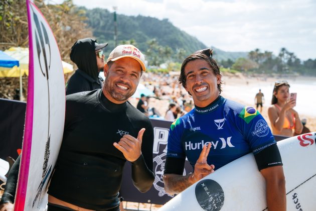Adriano de Souza e Miguel Pupo, Pro Sunset Beach 2024, North Shore de Oahu, Havaí. Foto: Tony Heff.