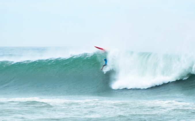 Alan Menezes, Big wave, Grumari, Rio de Janeiro . Foto: Andrea Motta / @surfmappers.