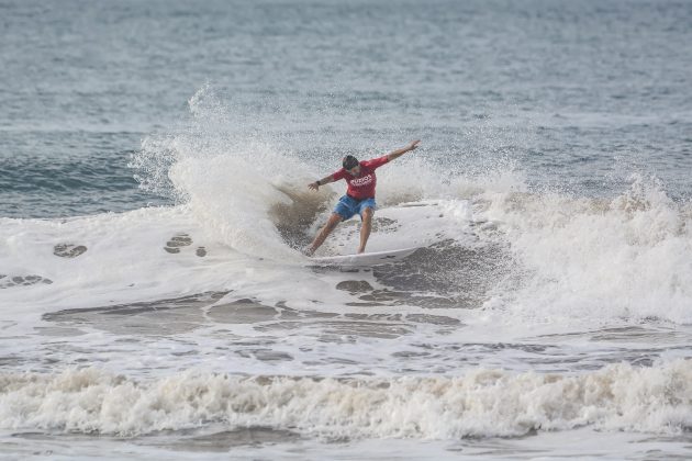 Facundo Arreyes, Primeira etapa Campeonato Buziano de Surf, praia de Geribá, Búzios (RJ). Foto: Martin D' Alessandro.