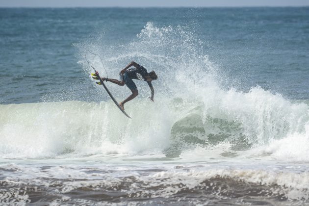 Sunny Pires, Primeira etapa Campeonato Buziano de Surf, praia de Geribá, Búzios (RJ). Foto: Fabiana Tuffi.