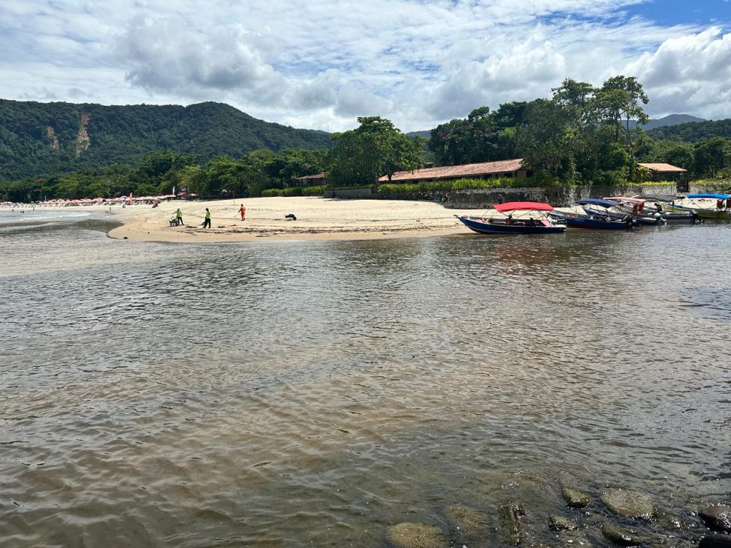 Barra do Rio Sahy, São Sebastião (SP).