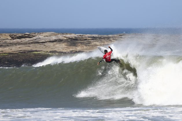 Edgard Groggia, Circuito Banco do Brasil, Saquarema Surf Festival, Praia de Itaúna (RJ). Foto: Daniel Smorigo.