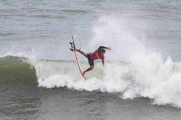 Felipe Oliveira, Circuito Banco do Brasil, Saquarema Surf Festival, Praia de Itaúna (RJ). Foto: Daniel Smorigo.
