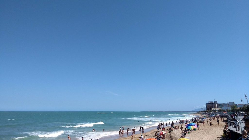 Praia dos Cavaleiros (RJ) recebe primeira etapa do Macaé Master Bodyboarding 2024.