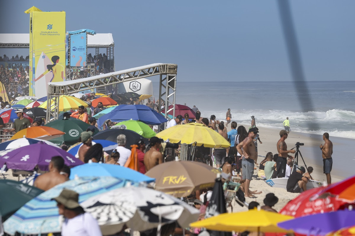 Sábado de sol e praia cheia para assistir o show no Maracanã do Surfe brasileiro.